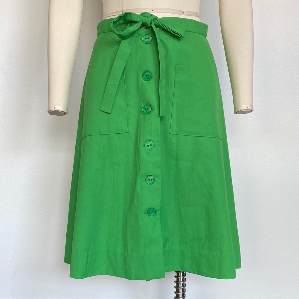 Handmade 1970s Vintage Green A-Line Knee-Length Skirt with Tie and Button Front